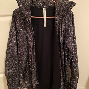 Lululemon rain jacket great condition barely worn
